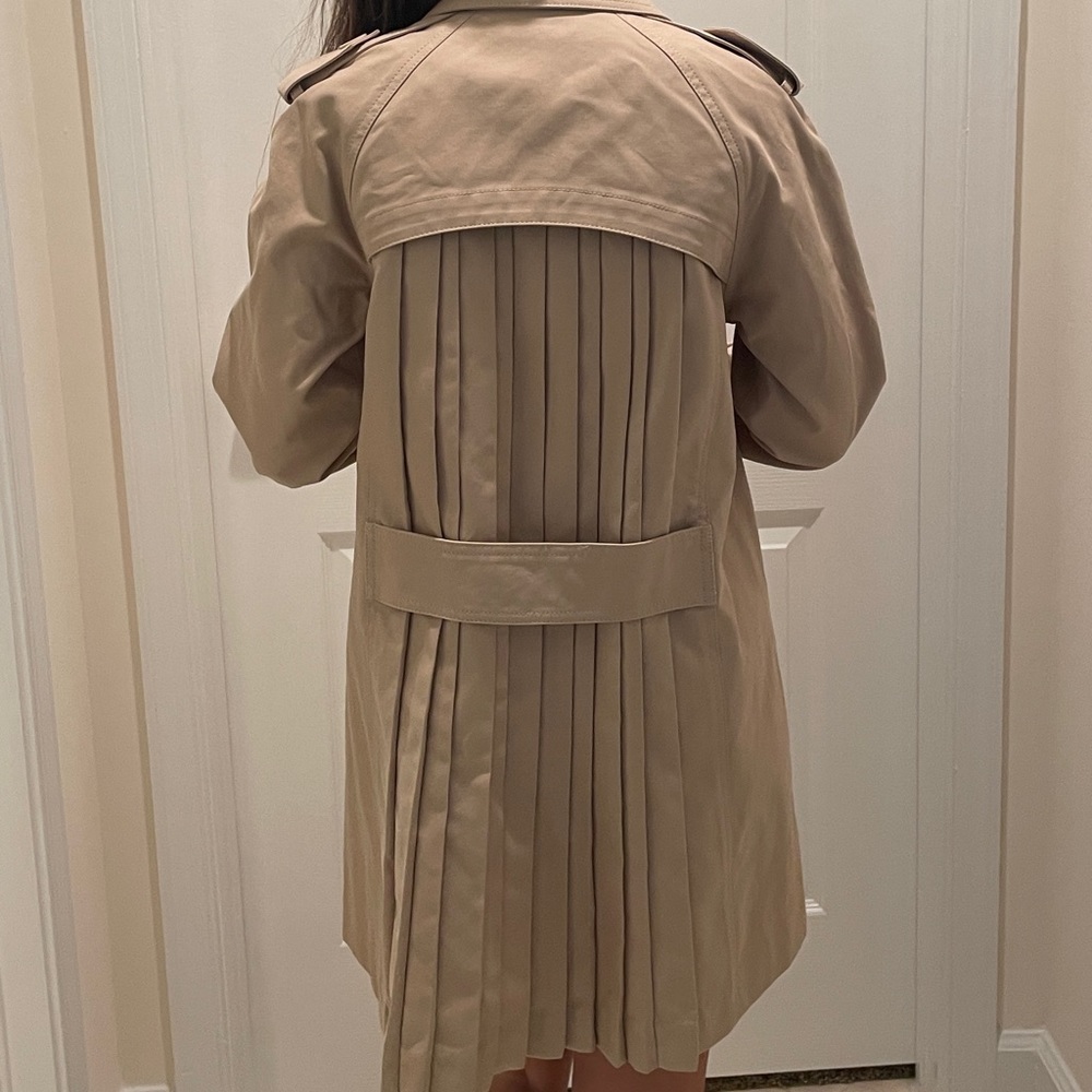BRAND NEW Joie raincoat. Absolutely beautiful jacket!